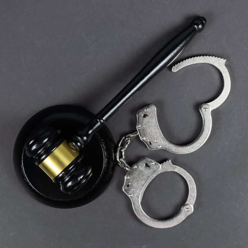 Riforme a rischio autoritarismo. Torniamo a redistribuire la ricchezza